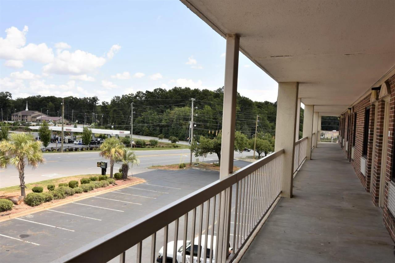 Rodeway Inn Harbison Area Columbia Exterior foto